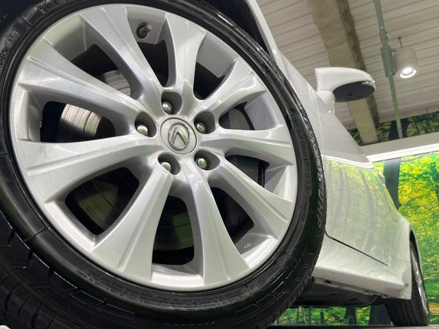 �y����17�C���`�A���~�z�C�[���z�O�ςɃ}�b�`���������A���~�z�C�[���𑕒����Ă���܂��B�e��ЊO�A���~�z�C�[����A�X�^�b�h���X�^�C�����戵�����Ă���܂��B���񂲑��k����������