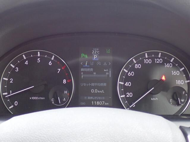 メーターパネルも知りたい情報が一目瞭然ですね。