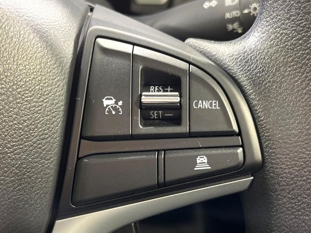 【アダプティブクルーズコントロール】高速道路での長距離走行が楽に!!自動で速度を保つクルーズコントロールが、衝突軽減システムと連携し、前方の車両を感知して車間を保つように速度調節してくれます!!