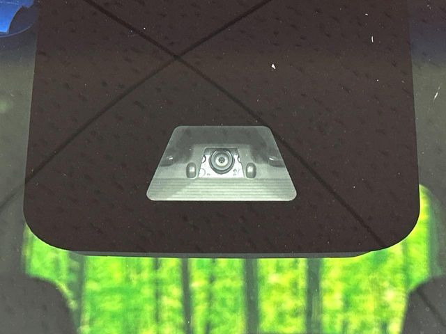 �y�X�}�[�g�A�V�X�g�z���s���ɑO���̎ԗ�����F�����A�Փ˂������Ȏ��͌x��ƃu���[�L�ŏՓˉ���Ɣ�Q�y�����A�V�X�g�B�����S�Ƀh���C�u�����y���݂��������܂��B