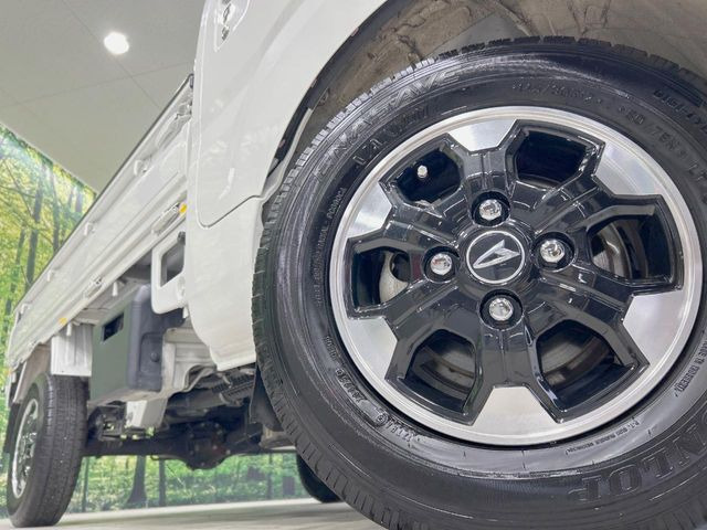 �y����12�C���`�A���~�z�C�[���z�O�ςɃ}�b�`���������A���~�z�C�[���𑕒����Ă���܂��B�e��ЊO�A���~�z�C�[����A�X�^�b�h���X�^�C�����戵�����Ă���܂��B���񂲑��k����������