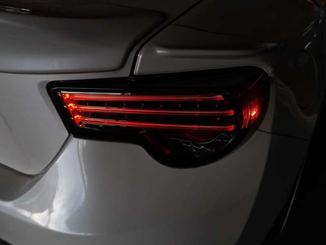 �ЊOLED�e�[�������X�̏�񂪋C�ɂȂ���́y���R�~���z�����Q�l��������!