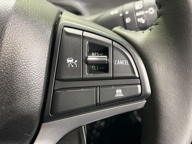 【アダプティブクルーズコントロール】高速道路での長距離走行が楽に!!自動で速度を保つクルーズコントロールが、衝突軽減システムと連携し、前方の車両を感知して車間を保つように速度調節してくれます!!