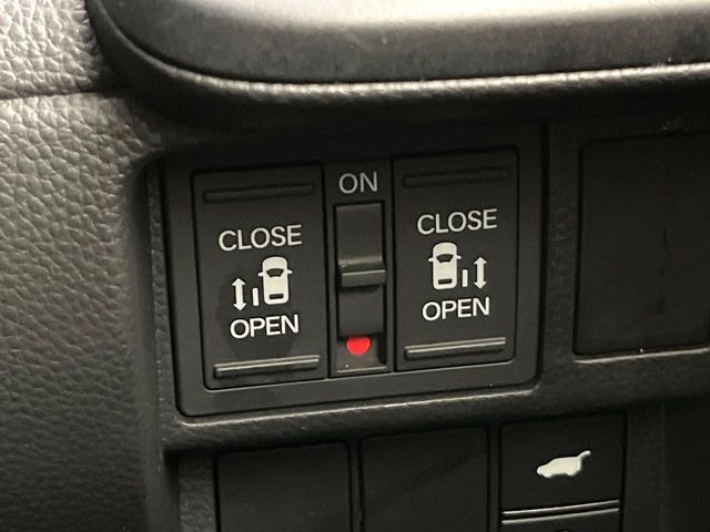 �y�����p���[�X���C�h�h�A�z�X�}�[�g�L�[��^�]�Ȃ̃X�C�b�`�Ō�ȗ����X���C�h�h�A�̊J���\���d��������͂����ăh�A���J����K�v�������A�����Ȃ��q�l�ł��ȒP�ɊJ���߂ł����K�ł���