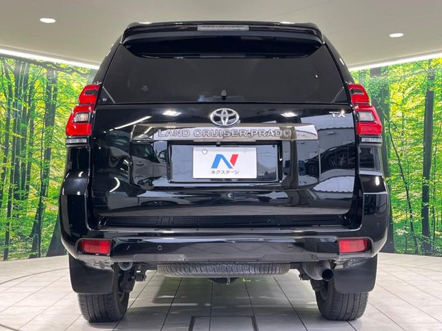 安心の最長10年・走行無制限保証(有償)をご用意。保証内容も充実はもちろん、無料点検&オイル交換や、年中無休の全国・24時間ロードサービスも付帯されておりますのでご安心下さい。