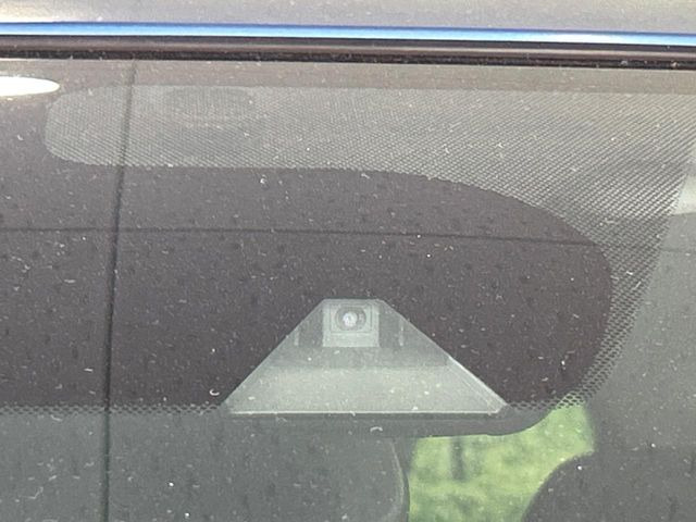 �y�G�}�[�W�F���V�[�u���[�L�z���s���ɑO���̎ԗ�����F�����A�Փ˂������Ȏ��͌x��ƃu���[�L�ŏՓˉ���Ɣ�Q�y�����A�V�X�g�B�����S�Ƀh���C�u�����y���݂��������܂��B