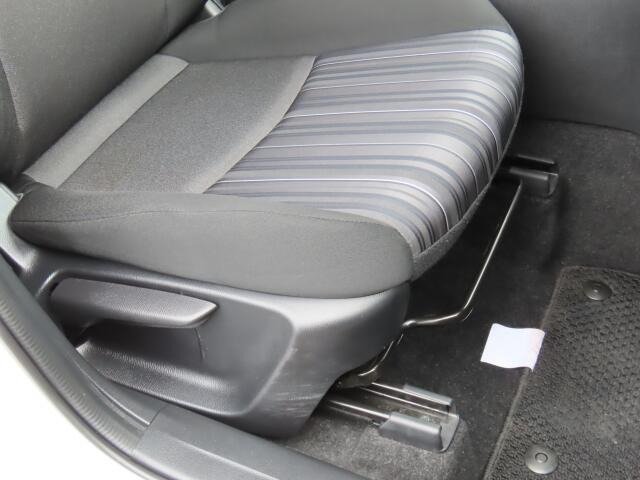 �ԓ��͐��Ǝ҂ɂĎ����N���[�j���O�{�H�ς݂Ȃ̂ŁA��ϐ����ł��B�I���b�N�X�����Ԃł݂͂Ȃ��܂ɉ��K�ȃh���C�u�����񑩂��܂��B