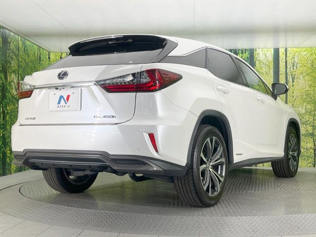 ☆全国のネクステージからお取り寄せが可能※!遠方の店舗に展示してあるクルマが気になる場合も、最寄りの店舗でご覧いただくことが可能です!是非私たちに要望をお聞かせください!※別途費用