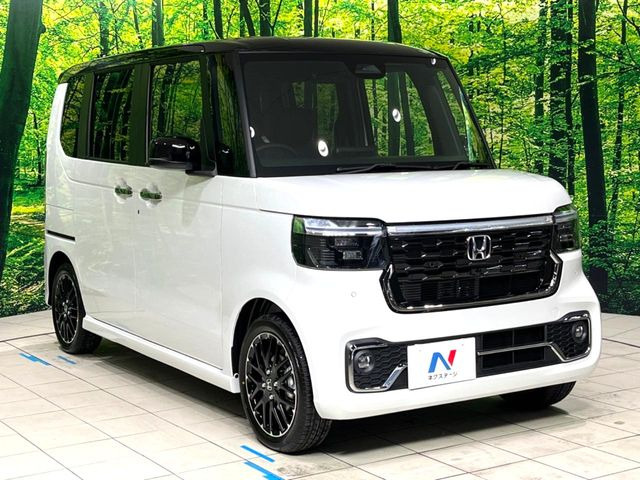 高透明度のガラス皮膜で撥水はもちろん、上質なツヤ・光沢を実現。紫外線や酸性雨から大切な愛車を保護し、色あせ・劣化を防止。「弾スプラッシュコート」、「弾プリミッサコート」からお選びいただけます。