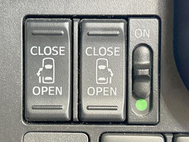 【両側パワースライドドア】スマートキーや運転席のスイッチで後席両側スライドドアの開閉が可能♪電動だから力を入れてドアを開ける必要が無く、小さなお子様でも簡単に開け閉めでき快適です♪