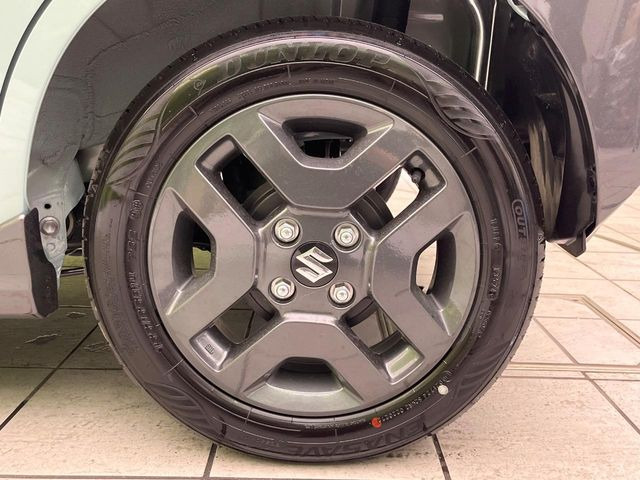 �y�����A���~�z�C�[���z�O�ςɃ}�b�`���������A���~�z�C�[���𑕒����Ă���܂��B�e��ЊO�A���~�z�C�[����A�X�^�b�h���X�^�C�����戵�����Ă���܂��B���񂲑��k����������