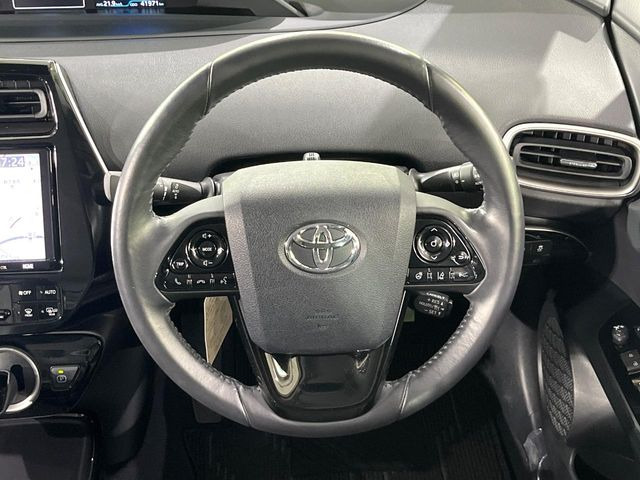 【駐車支援システム】駐車スペースを検知し、スムーズな駐車をアシスト。狭いスペースへの駐車など、駐車に自信の無い方におすすめの機能です♪