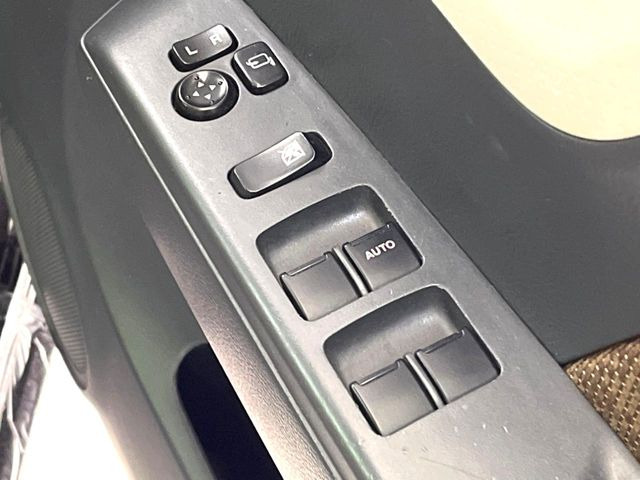 �y�d���i�[�~���[�z�T�C�h�~���[�͓d���i�[���ƂȂ��Ă���A�������ԏ�ł��L�Y�������X�N��}�����܂��B