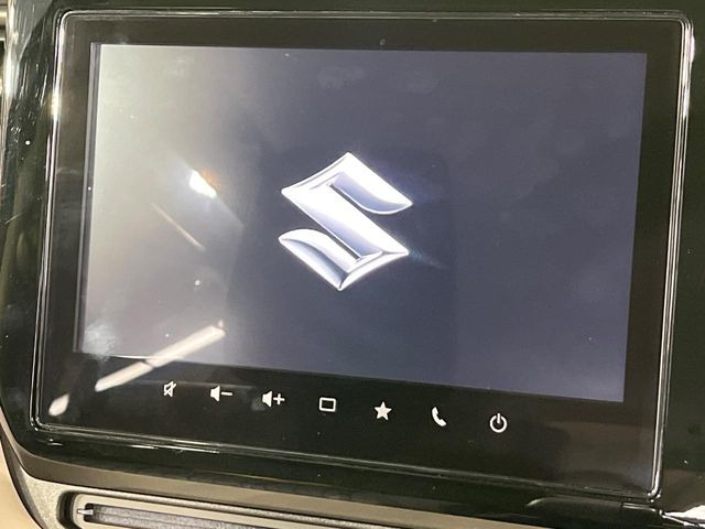 【純正9インチナビ】人気の純正ナビを装備しております。ナビの使いやすさはもちろん、オーディオ機能も充実!キャンプや旅行はもちろん、通勤や買い物など普段のドライブも楽しくなるはず♪