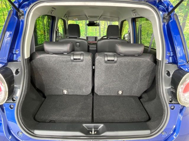 普段のお買い物や通勤、送迎等に十分な荷室スペースを確保しております。セカンドシートを倒すと、大きな荷物の積載も可能です♪