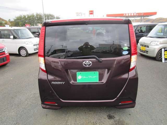 バックカメラ!お車を初めて運転されるかたやバック操作が苦手のお客様にはオススメの装備です!