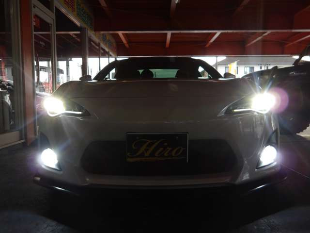 ���邢LED�w�b�h���C�g�ł�!�Â����ł����S���ĉ^�]�ł��܂�!LED�w�b�h���C�g�͏���d�͂����Ȃ��̂Ŏ�����������ł�!���邳���\���ŁA��ԑ��s�̕��S��a�炰�Ă����̂ň��S���ĉ^�]�ł��܂�!!