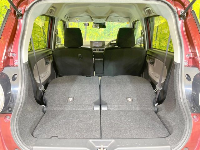 ���i�̂���������ʋ΁A���}���ɏ\���ȉ׎��X�y�[�X���m�ۂ��Ă���܂��B�Z�J���h�V�[�g��|���ƁA�傫�ȉו��̐ύڂ��\�ł���