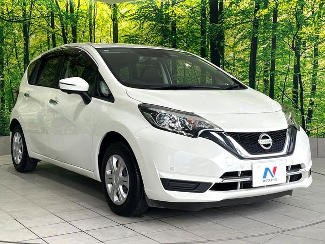 高透明度のガラス皮膜で撥水はもちろん、上質なツヤ・光沢を実現。紫外線や酸性雨から大切な愛車を保護し、色あせ・劣化を防止。「弾スプラッシュコート」、「弾プリミッサコート」からお選びいただけます。