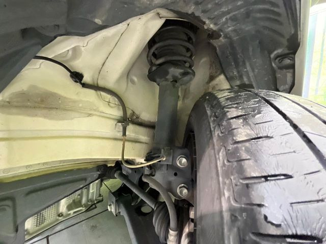 お車を安心してお乗りいただく為には、足回りの定期点検が欠かせません。サービスサポート(有償保証)では無料点検もご提供しており、安心のカーライフをお過ごしいただけるサポート体制が整っています。