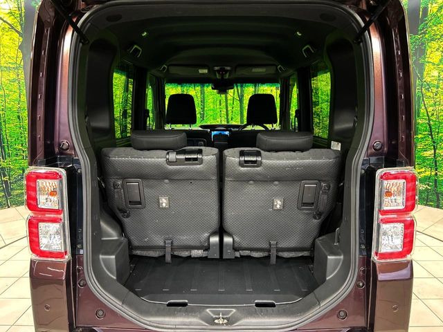 ���i�̂���������ʋ΁A���}���ɏ\���ȉ׎��X�y�[�X���m�ۂ��Ă���܂��B�Z�J���h�V�[�g��|���ƁA�傫�ȉו��̐ύڂ��\�ł���