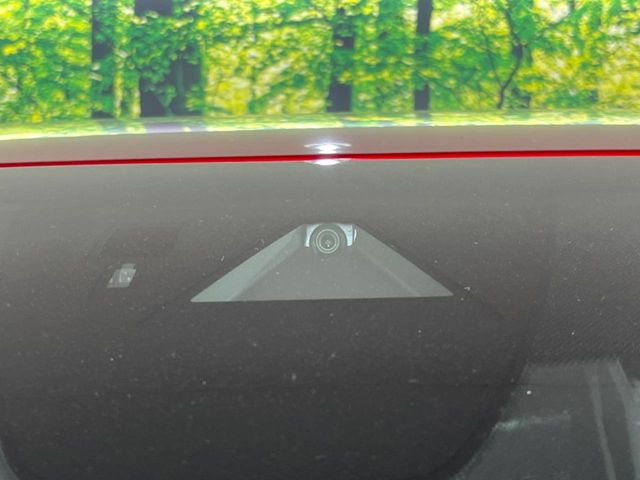 �y�X�}�[�g�u���[�L�T�|�[�g�z���s���ɑO���̎ԗ�����F�����A�Փ˂������Ȏ��͌x��ƃu���[�L�ŏՓˉ���Ɣ�Q�y�����A�V�X�g�B�����S�Ƀh���C�u�����y���݂��������܂��B