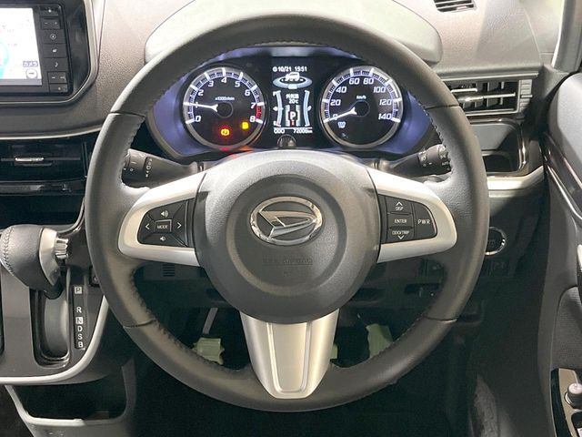 �y�����v�����X�e�A�����O�z�㎿�Ȋv���g�p���邱�ƂŁA��ɂ����������݂ƂĂ��^�]���₷���n���h���ł���