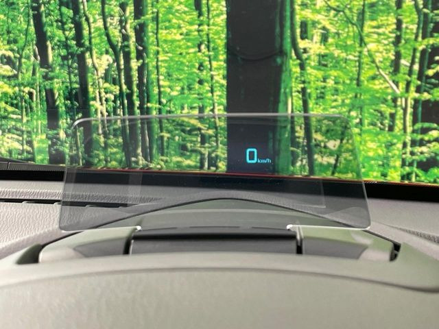 �y�w�b�h�A�b�v�f�B�X�v���C�z���݂̑��x�⑖�s�����f�W�^���\���ŉ^�]�ȑO���̃K���X�ɓ��e!�^�]���A�ڐ������炳���K�v�ȏ����m�F�ł���̂łƂ��Ă��֗��ň��S!