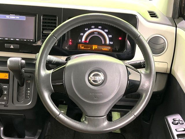 �y�����v�����X�e�A�����O�z�㎿�Ȋv���g�p���邱�ƂŁA��ɂ����������݂ƂĂ��^�]���₷���n���h���ł���