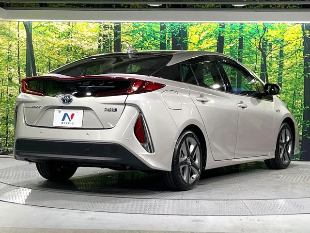 ☆全国のネクステージからお取り寄せが可能※!遠方の店舗に展示してあるクルマが気になる場合も、最寄りの店舗でご覧いただくことが可能です!是非私たちに要望をお聞かせください!※別途費用