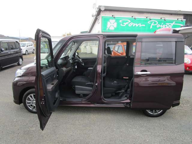 左パワースライドドアで開閉も楽です!