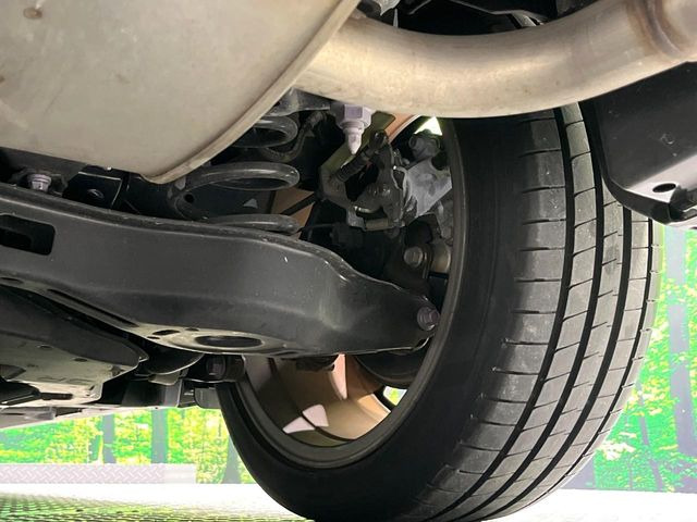 お車を安心してお乗りいただく為には、足回りの定期点検が欠かせません。サービスサポート(有償保証)では無料点検もご提供しており、安心のカーライフをお過ごしいただけるサポート体制が整っています。