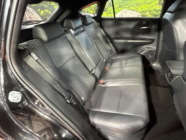 後部座席も気になるようなキズ・汚れやへたり等、大きなダメージはなく、良好な状態です。
