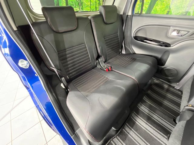 後部座席も気になるようなキズ・汚れやへたり等、大きなダメージはなく、良好な状態です。