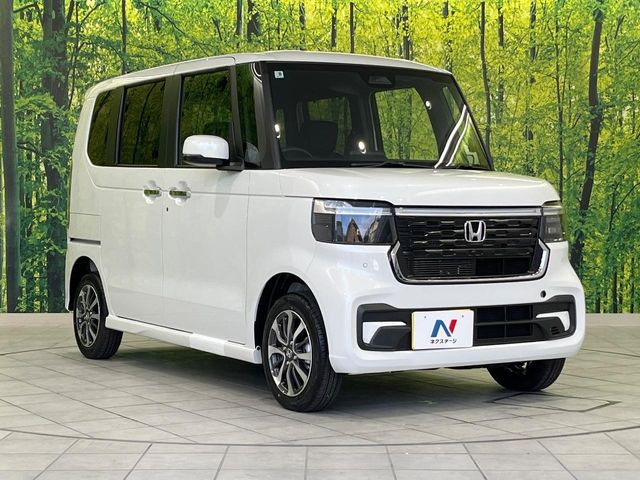 高透明度のガラス皮膜で撥水はもちろん、上質なツヤ・光沢を実現。紫外線や酸性雨から大切な愛車を保護し、色あせ・劣化を防止。「弾スプラッシュコート」、「弾プリミッサコート」からお選びいただけます。