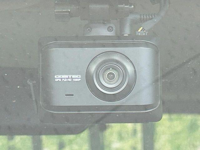 【ドライブレコーダー】安心・安全なカーライフに必須のドライブレコーダーを装備!走行中はもちろん、あおり運転や事故に遭遇した際の状況も映像で記録し、万一のリスクに備えます。