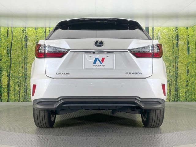 安心の最長10年・走行無制限保証(有償)をご用意。保証内容も充実はもちろん、無料点検&オイル交換や、年中無休の全国・24時間ロードサービスも付帯されておりますのでご安心下さい。