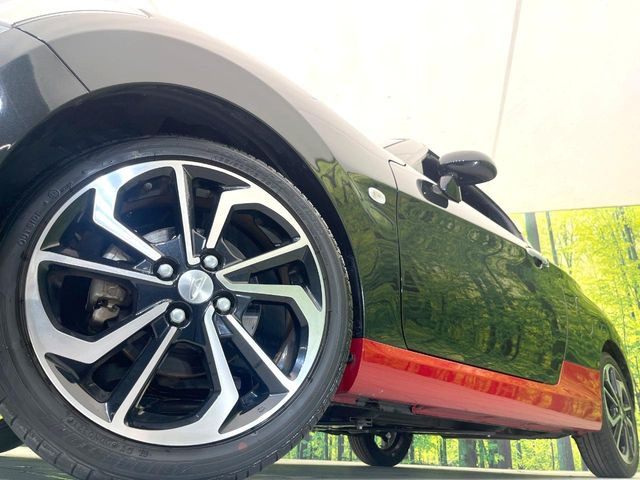 �y����16�C���`�A���~�z�C�[���z�O�ςɃ}�b�`���������A���~�z�C�[���𑕒����Ă���܂��B�e��ЊO�A���~�z�C�[����A�X�^�b�h���X�^�C�����戵�����Ă���܂��B���񂲑��k����������