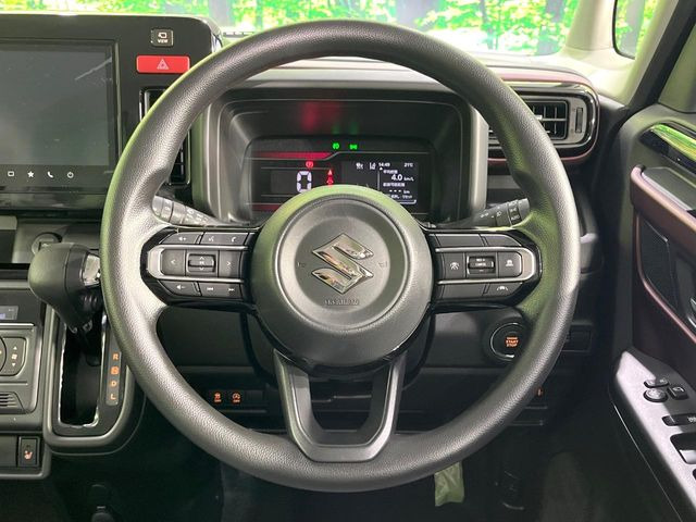 【ステアリングスイッチ】運転中、前方から目線をそらすことなく、オーディオ等の操作が可能な便利機能!安心&快適なドライブを演出してくれます♪