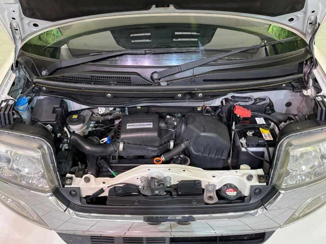 親切・丁寧な専門メカニックスタッフが応対!・車検・点検整備・事故等の修理などアフターサービスも安心。お車のカスタマイズもネクステージのサービススタッフまでご相談ください!