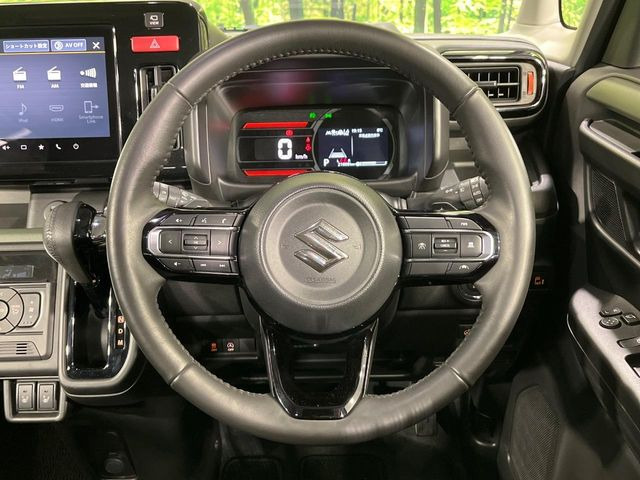 【純正革巻きステアリング】上質な革を使用することで、手にしっかり馴染みとても運転しやすいハンドルです♪