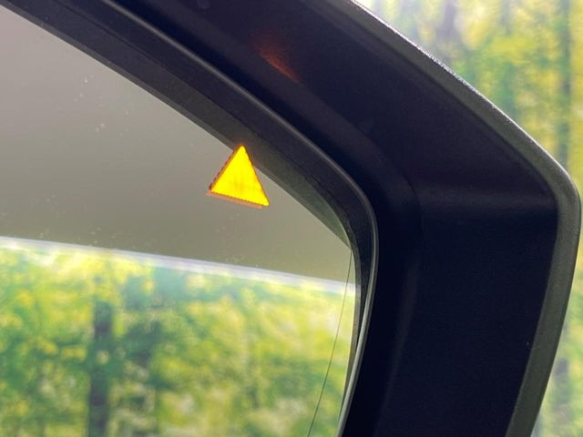 �y�u���C���h�X�|�b�g���j�^�����O�z���s���A�h�A�~���[�̎��p�ɂȂ�₷���ӏ��Ɍ㑱�Ԃ��ڋ߂���ƃT�C�h�~���[�t�߂Ɍx����\���A�h���C�o�[�ɒ��ӊ��N�����Ă���܂��B