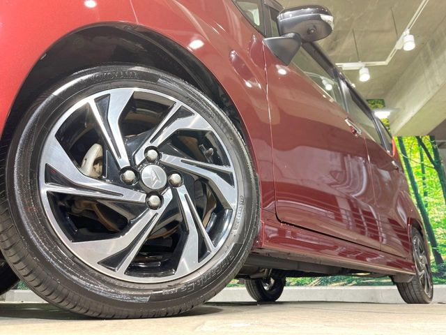 �y�����A���~�z�C�[���z�O�ςɃ}�b�`���������A���~�z�C�[���𑕒����Ă���܂��B�e��ЊO�A���~�z�C�[����A�X�^�b�h���X�^�C�����戵�����Ă���܂��B���񂲑��k����������