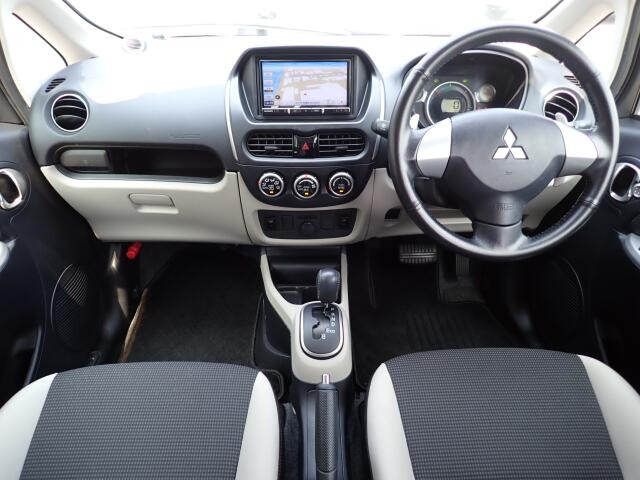 ステアリング周り。