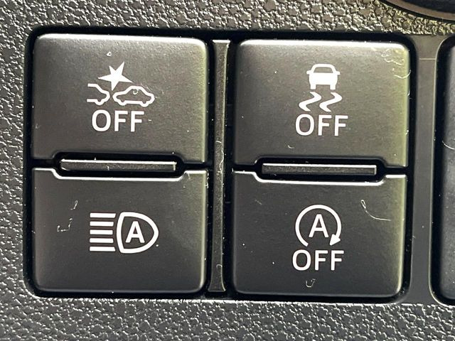 �y�X�}�[�g�A�V�X�g�z���s���ɑO���̎ԗ�����F�����A�Փ˂������Ȏ��͌x��ƃu���[�L�ŏՓˉ���Ɣ�Q�y�����A�V�X�g�B�����S�Ƀh���C�u�����y���݂��������܂��B