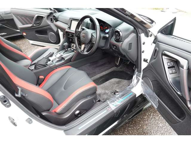 【オプション】GT-Rフロアマット・GT-R専用アルミペダル