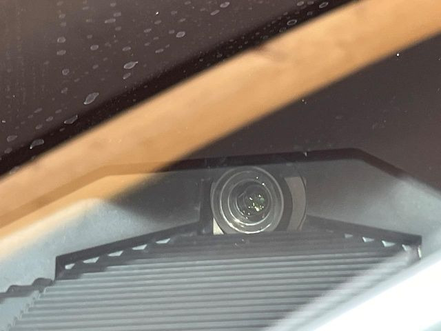 �y�z���_�Z���V���O�z���s���ɑO���̎ԗ�����F�����A�Փ˂������Ȏ��͌x��ƃu���[�L�ŏՓˉ���Ɣ�Q�y�����A�V�X�g�B�����S�Ƀh���C�u�����y���݂��������܂��B