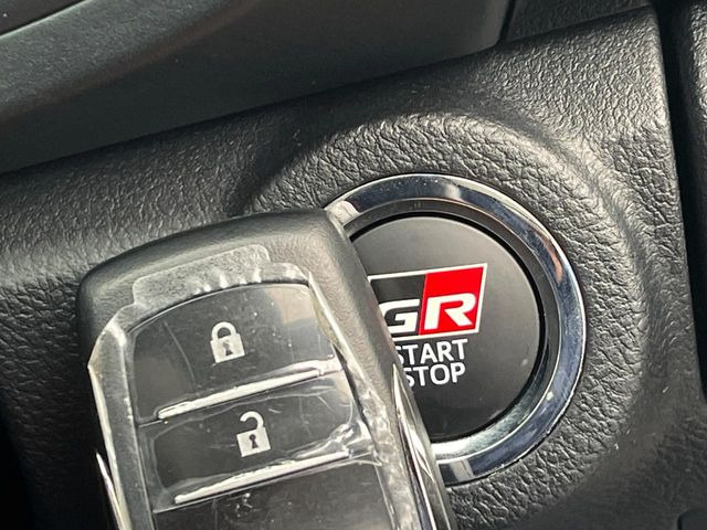 �y�X�}�[�g�L�[�z�J�o����|�P�b�g�ɓ��ꂽ�܂܂ł��h�A�̎{���E�������\�ȃX�}�[�g�L�[�𑕔��B�G���W���̃I���E�I�t�����J�M�����o���K�v����������Ƃ��Ă��֗��ł���