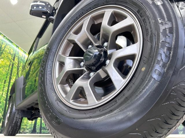 【純正15インチアルミホイール】外観にマッチした純正アルミホイールを装着しております。各種社外アルミホイールや、スタッドレスタイヤも取扱いしております。是非ご相談ください♪