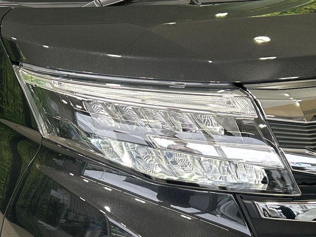 �yLED�w�b�h���C�g�z���V����ԑ��s�����ǍD�Ȏ��E���m�ۂ����S���ĉ^�]�ł��鍂�P�xLED�w�b�h���C�g�𑕔�!�_�����x�������A����d�͂��}�����Ă��܂��B